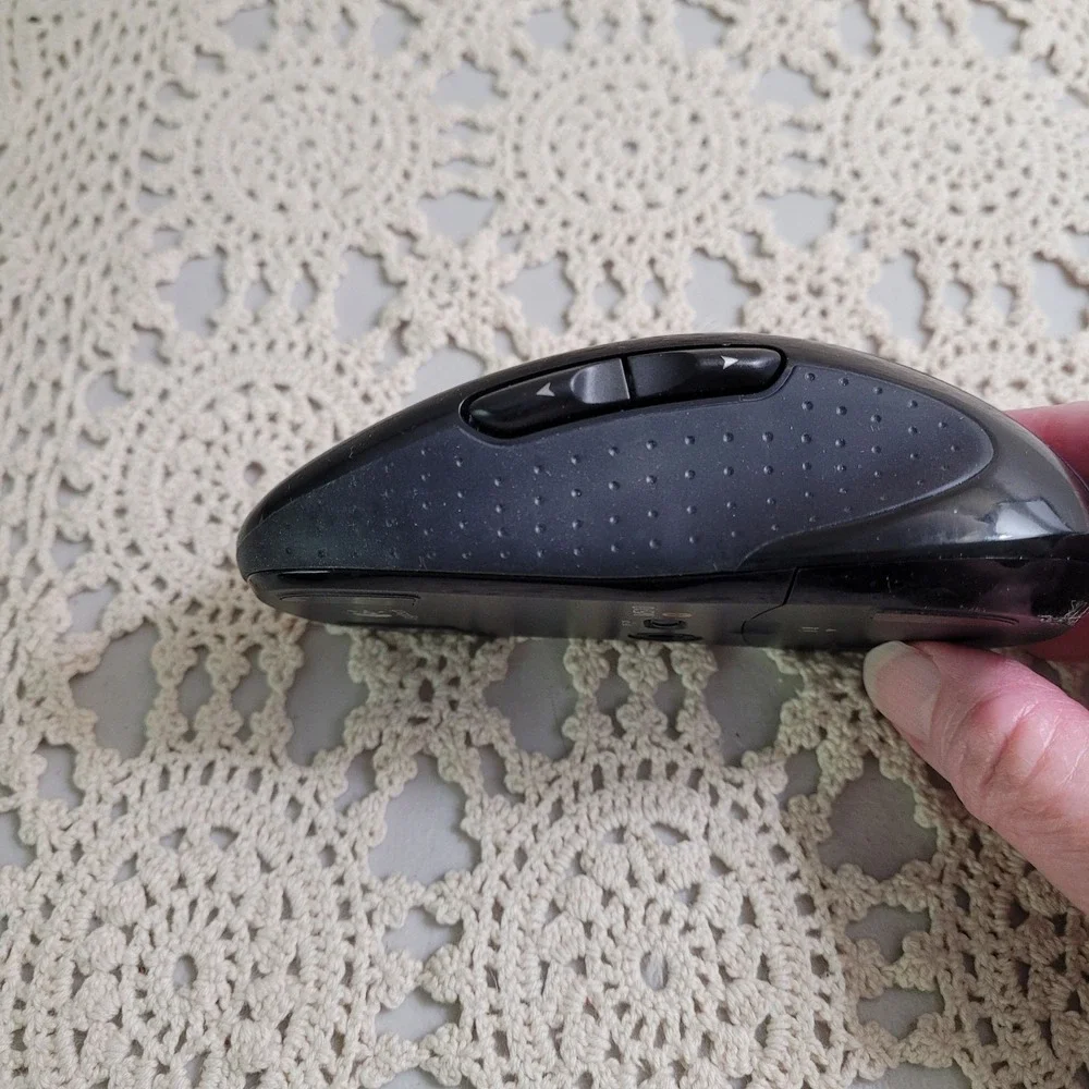 Logitech M510 Wireless Computer Mouse with USB Unifying Receiver Dark Blue‎